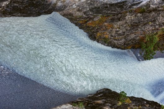 Gebirgsfluss im Schweizerischen Nationalpark. (Foto: © Nico Schaerer) Gebirgsfluss im Schweizerischen Nationalpark.