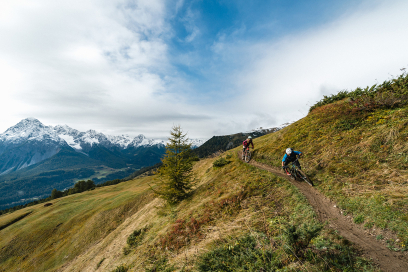 Mountainbiken auf dem Sentiago Loop im Unterengadin (Foto: © Filip Zuan) Mountainbiken auf dem Sentiago Loop im Unterengadin