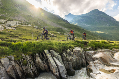 Mountainbiken Oberalp (Foto: © WOM Medien) Mountainbiker in Disentis Sedrun auf dem Oberalp
