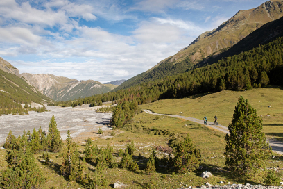 Mountainbiken Nationalpark Tour Engadin Mountainbiker im Nationalpark im Engadin