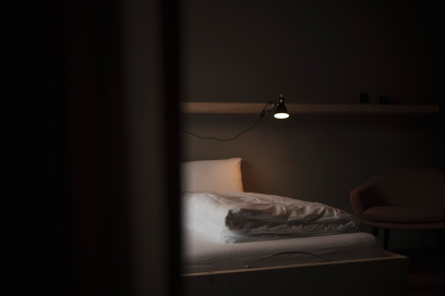 Einblick in ein Zimmer der Story Thusis. (Foto: © Graubünden Ferien / Marco Hartmann) Einblick in ein Zimmer der Story Thusis