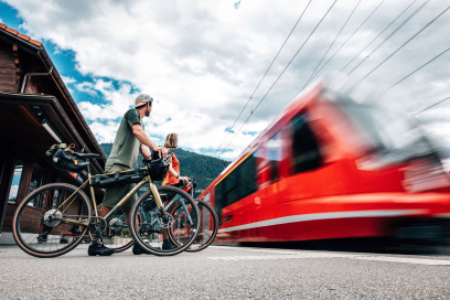 Biketransport mit der RhB ( Foto: © Jens Scheibe) Biketransport mit der RhB