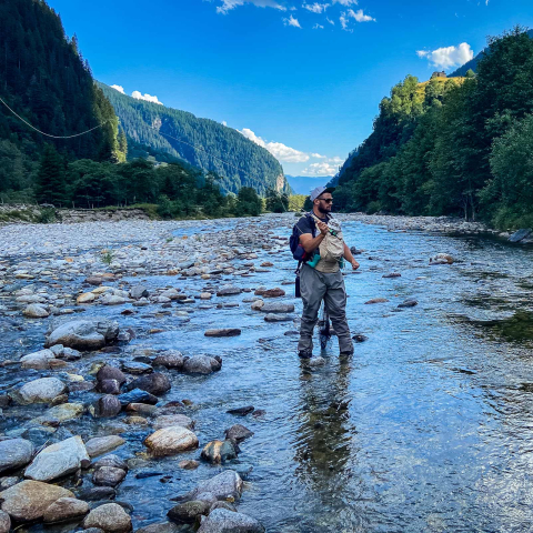 Bastian Bodyl fischt in der Calancasca