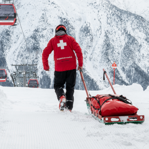 Pistenrettung Scuol (Foto: © Andi Speck) Pistenrettung Scuol (Foto: © Andi Speck)