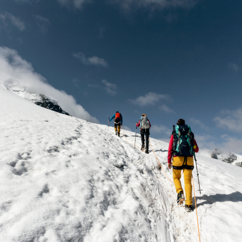 Aufstieg in Richtung Crap Pers auf dem Persgletscher (Foto: © Thalia Wünsche) Aufstieg in Richtung Crap Pers auf dem Persgletscher (Foto: © Thalia Wünsche)