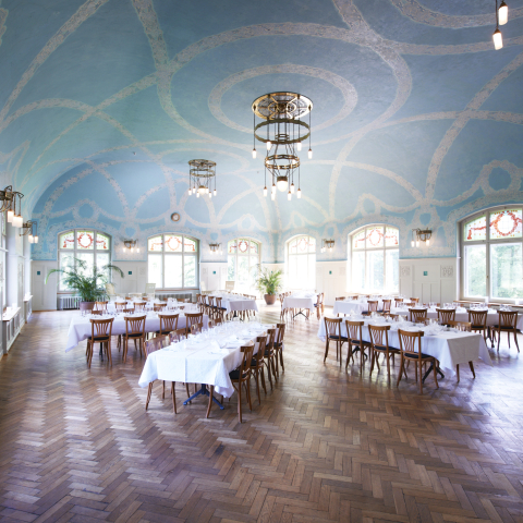 Saal im Kurhaus Bergün (Foto: © Kurhaus Bergün / Gian Marco Castelberg) Saal im Kurhaus Bergün (Foto: © Kurhaus Bergün / Gian Marco Castelberg)