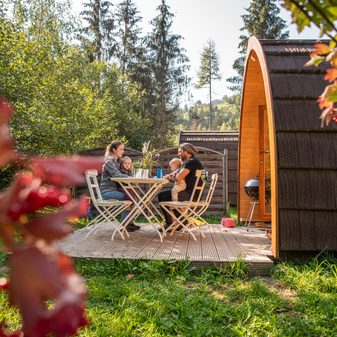 Family Pod auf dem TCS Campingplatz Disentis (Foto: © Touring Club Schweiz (TCS) / Dani Ammann) Family Pod auf dem TCS Campingplatz Disentis