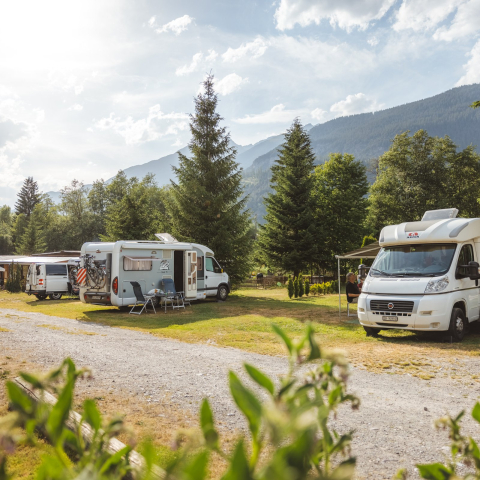 Camping Islas à Filisur (Photo : © Roman Huber) Camping-cars au camping Islas à Filisur