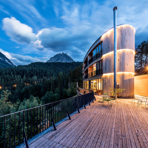 Hotel Arnica in Scuol (Foto: © Andrea Badrutt) Hotel Arnica in Scuol