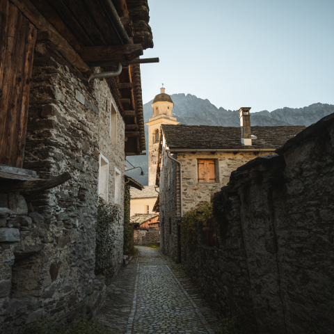 Soglio in Val Bregaglia (Foto: ©️ The Alpinists) Soglio in Val Bregaglia