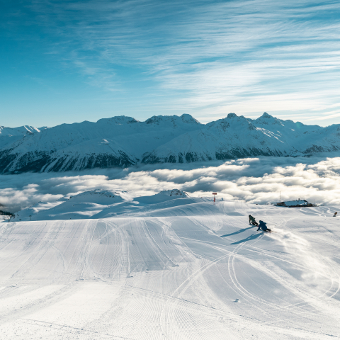 Skifahren im Oberengadin (Foto: © Filip Zuan) Skifahren im Oberengadin