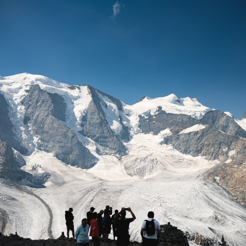Gut besuchte Diavolezza mit Blick auf die Gletscherwelt