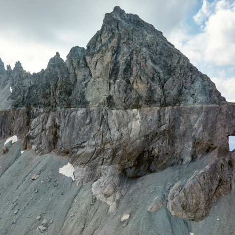 Tschingelhörner mit der magischen Linie und dem Martinsloch. (Foto: © Nico Schaerer) Tschingelhörner mit der magischen Linie und dem Martinsloch.