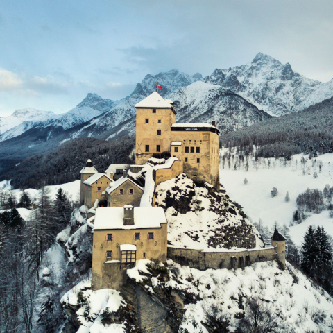 Schloss Tarasp (Foto: © Nico Schaerer) Schloss Tarasp (Foto: © Nico Schaerer)