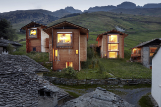 Holzhäuser in Vals (Foto: © Ralph Feiner) Holzhäuser in Vals (Foto: © Ralph Feiner)