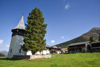 Das Kirchlein im Sertig ist ein beliebter Ort für Hochzeiten und Taufen (Foto: © Jano Felice Pajarola) Das Kirchlein im Sertig ist ein beliebter Ort für Hochzeiten und Taufen (Foto: © Jano Felice Pajarola)