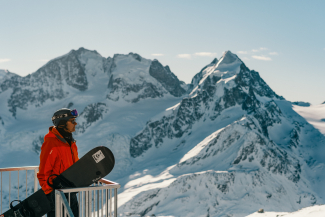 Ueli Lamm enjoys the view (Photo: © Switzerland Tourism / Silvano Zeiter) Ueli Lamm enjoys the view (Photo: © Switzerland Tourism / Silvano Zeiter)