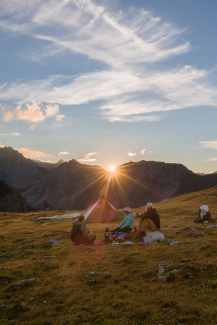 Auch die zweite Nacht verbringen die Teilnehmenden unter freiem Himmel (Foto: © Caroline Fink) Auch die zweite Nacht verbringen die Teilnehmenden unter freiem Himmel