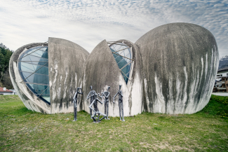 Steinkirche in Cazis