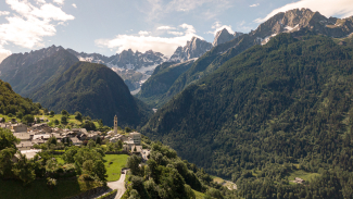 Bergdorf Soglio (Foto: © Marco Hartmann, Graubünden Ferien) Bergdorf Soglio