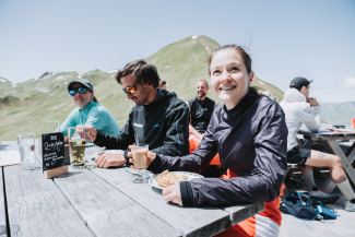 Auch das gehört zum Trailrunning: Pause auf der Carschinahütte