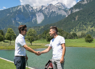Corsin Caviezel und Kilian Bamert begrüssen sich freundlich (Foto: © Saturday.and.Sunday) Corsin Caviezel und Kilian Bamert begrüssen sich freundlich