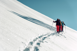 Das Privileg einer Skitour: Ein Berg für sich allein (Foto: © Schweiz Tourismus / Lorenz Richard) Das Privileg einer Skitour: Ein Berg für sich allein
