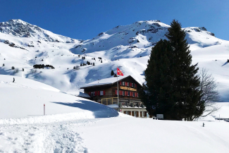 Berghaus Piz Platta (Fotoquelle: Tourismus Savognin Bivio Albula AG) Berghaus Piz Platta