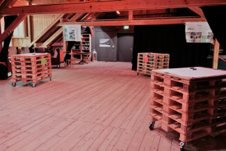 Bahnmuseum Bergün Workshop-Raum mit Paletten