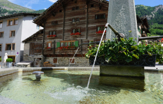 Bergdorf Vals (Foto: © Mike Frei) Bergdorf Vals (Foto: © Mike Frei)