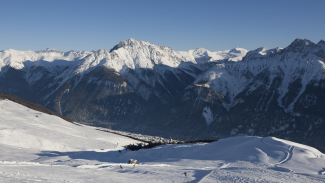 Dream runway to Sent (Photo: © Tourismus Engadin Scuol Samnaun Val Müstair AG) Dream runway to Sent (Photo: © Tourismus Engadin Scuol Samnaun Val Müstair AG)
