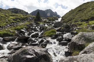 Bergbach in der Val Medel