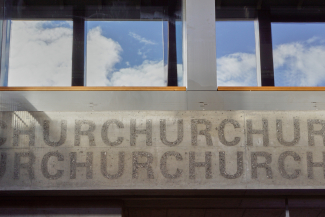 Schon am Churer Bahnhof lässt sich das erste Kunstwerk von Christoph Rütimann entdecken. (Foto: Dario Brazerol) Schon am Churer Bahnhof lässt sich das erste Kunstwerk von Christoph Rütimann entdecken. (Foto: Dario Brazerol)