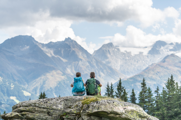 Hiking with a view in Disentis Sedrun (Photo: © Mattias Nutt) Hiking with a view in Disentis Sedrun (Photo: © Mattias Nutt)