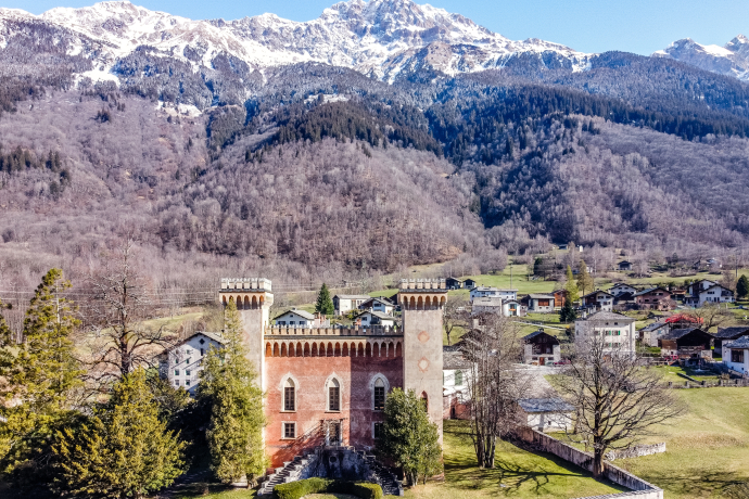 Plazzo Castelmur © Dominik Gehl Plazzo Castelmur © Dominik Gehl