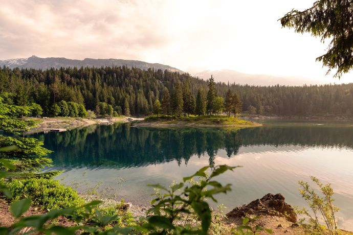 Lake Cauma (Photo: © Marco Hartmann, Graubünden Ferien) Lake Cauma