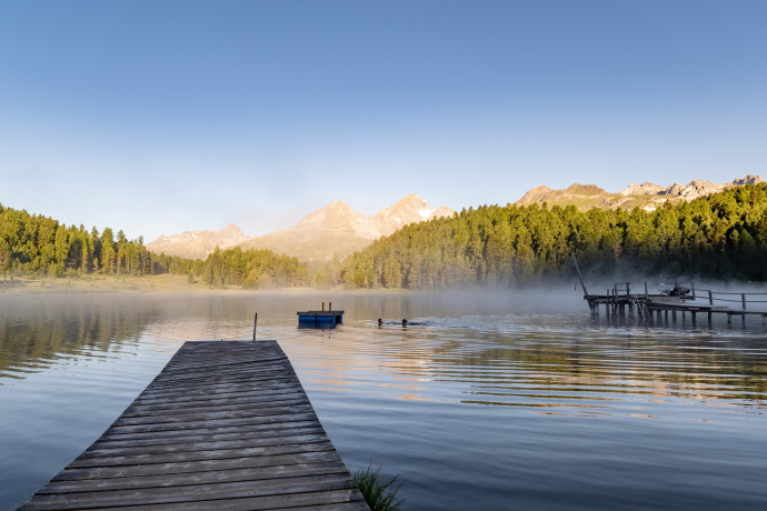 Badesee Lej da Staz (Foto: © Marco Hartmann, Graubünden Ferien) Badesee Lej da Staz