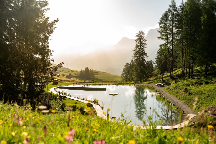 Badesee Lai da Padnal (Foto: © Marco Hartmann, Graubünden Ferien) Badesee Lai da Padnal