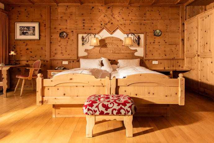 Alpine Doppelzimmer im Schlosshotel Chastè