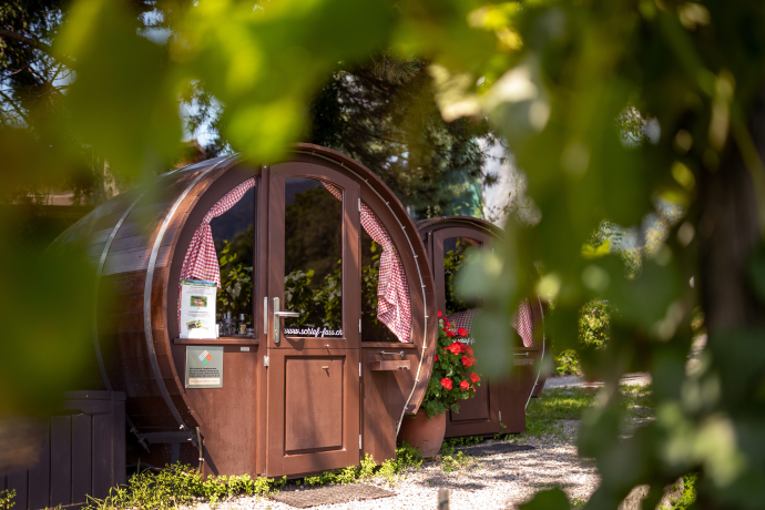 Schlaf-Fässer in der Bündner Herrschaft