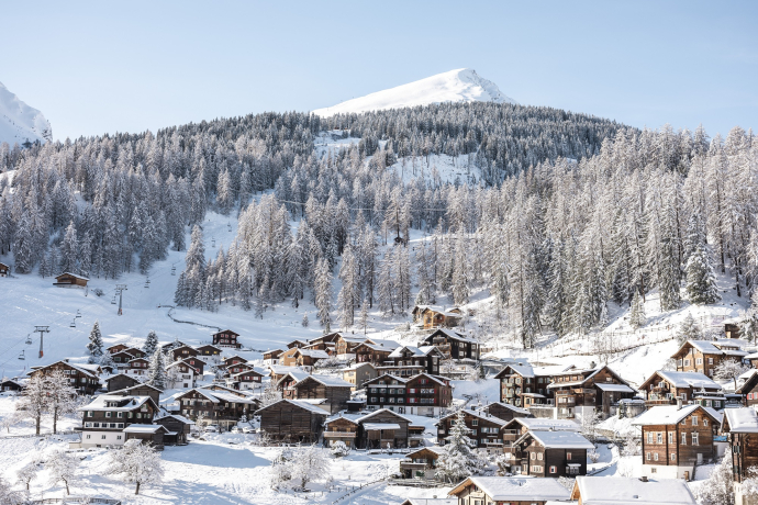 View of the mountain village of Tschiertschen (Photo: © Suse Heinz) View of the mountain village of Tschiertschen