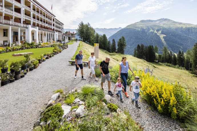 Familienwanderung zur Schatzalp (Foto: © Destination Davos Klosters / Martin Bissig)