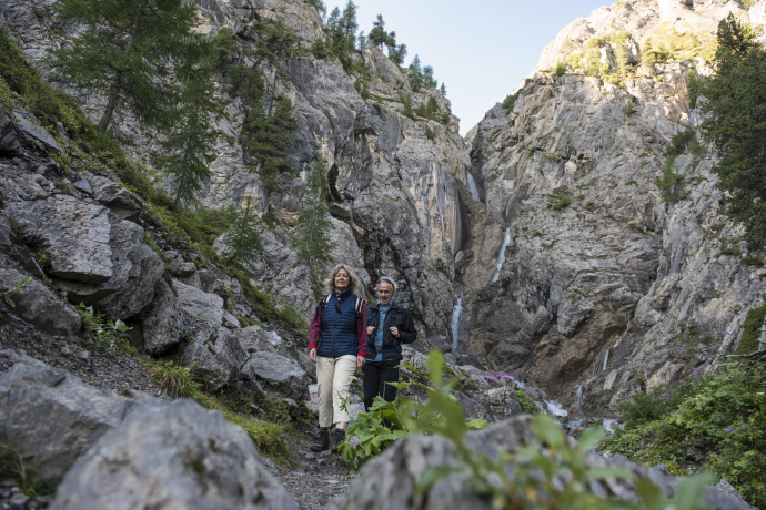 Wasserfall Sertig in der Region Davos Klosters (Foto: © Destination Davos Klosters / Christian Engelmair)