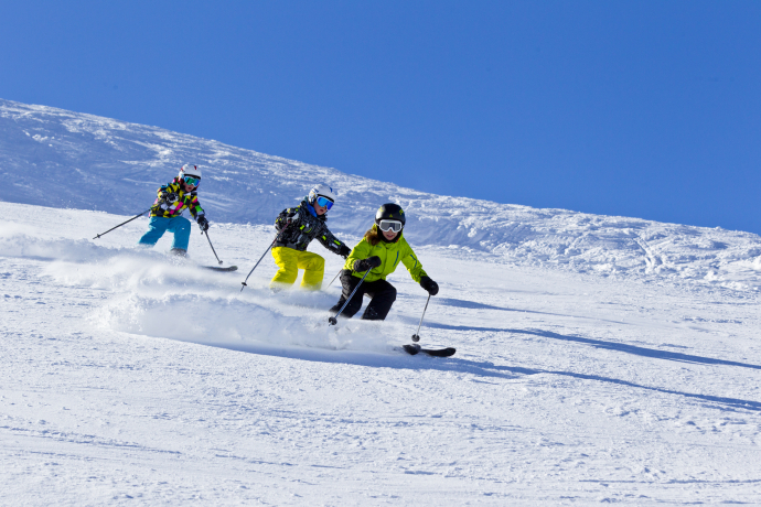 Skifahren in Mundaun (Foto: © Surselva Tourismus / Eugen Gebhardt) Skifahren in Mundaun (Foto: © Surselva Tourismus / Eugen Gebhardt)