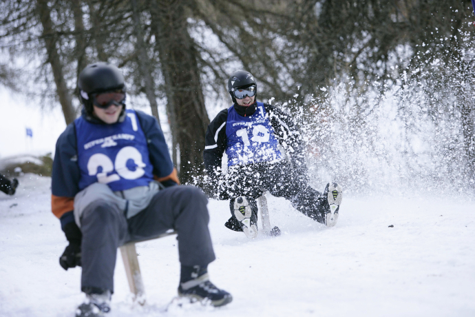 Schlittelspass mit einem Ski-Gögel (Foto: © Tourismusverein Tschiertschen)