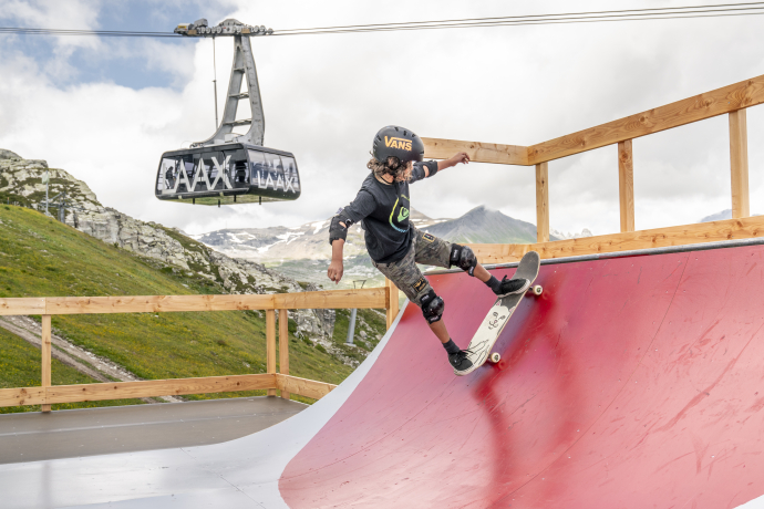 GALAAXY Park (Foto: © Flims Laax Falera Marketing, Philipp Ruggli) GALAAXY Park auf dem Crap Sogn Gion in Laax
