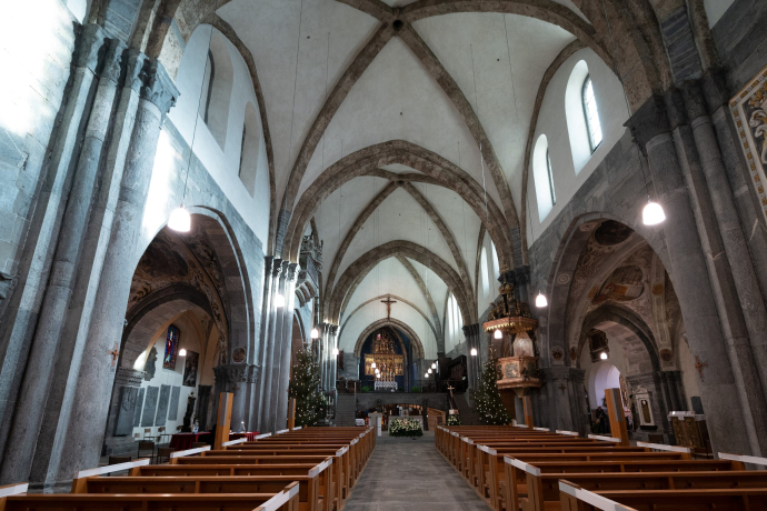 Kathedrale St. Mariä Himmelfahrt (Foto: © Marco Hartmann, Graubünden Ferien) Kathedrale St. Mariä Himmelfahrt
