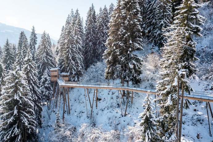 Baumwipfelpfad im Winter (Foto: © Flims Laax Falera / Philipp Ruggli) Baumwipfelpfad im Winter