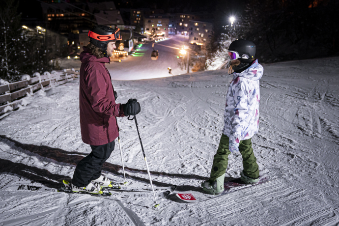 Nachtskifahren in Flims Laax Falera (Foto: © Flims Laax / Philipp Ruggli)