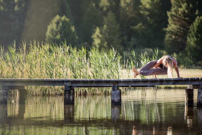 Yoga in nature (Photo: © Engadin St. Moritz Tourism / Filip Zuan) Yoga in nature